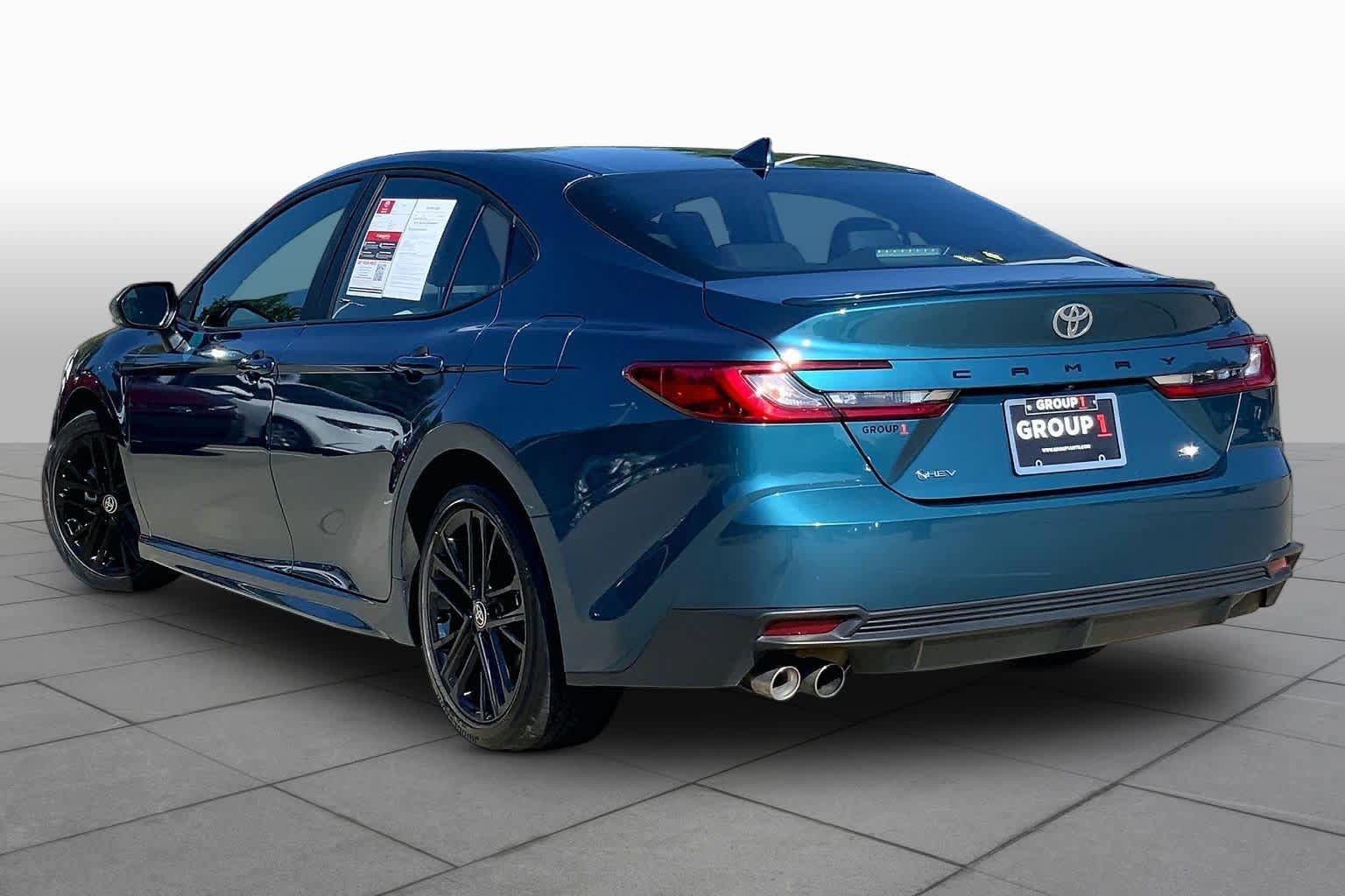 Used 2025 Toyota Camry SE FWD image 12