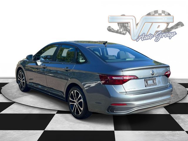 Used 2024 Volkswagen Jetta Sport FWD image 8