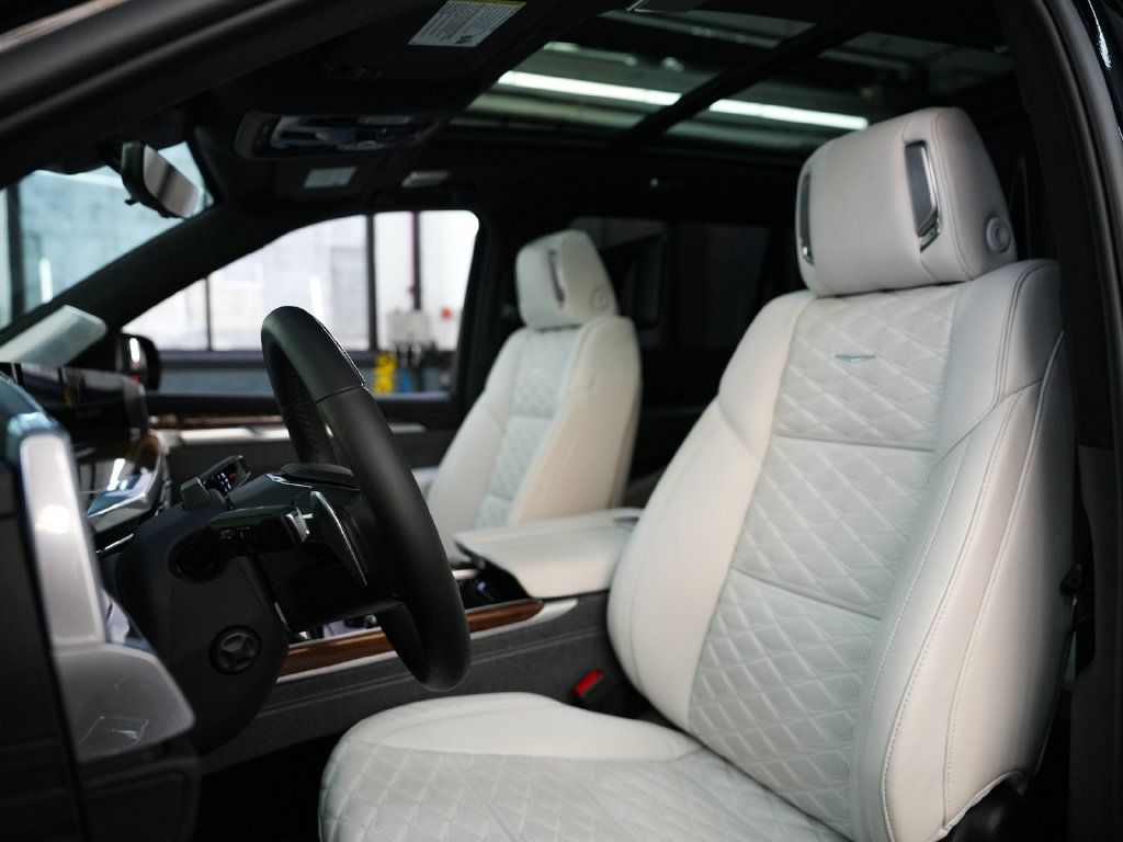 Used 2025 Cadillac Escalade ESV Sport Platinum AWD/4WD image 30