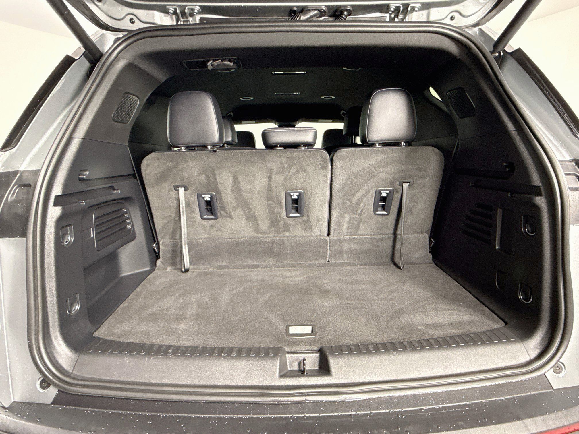 Used 2024 Chevrolet Traverse LT w/ Trailering Package AWD/4WD image 26