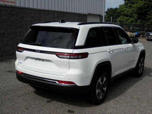 Used 2024 Jeep Grand Cherokee Limited 4xe AWD/4WD image 8