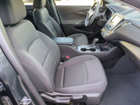 Used 2017 Chevrolet Malibu LS image 27