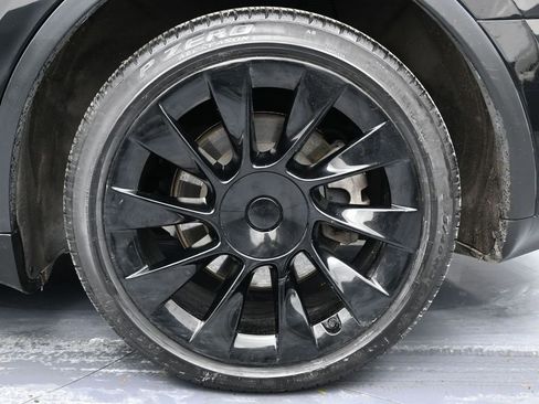 Used 2023 Tesla Model Y Long Range image 9