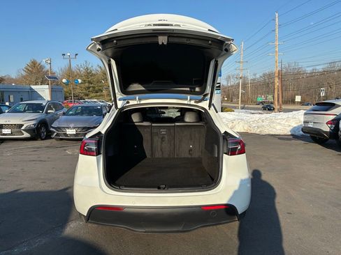 Used 2021 Tesla Model Y Long Range image 11