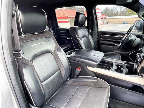 Used 2019 RAM 1500 Laramie w/ Sport Appearance Package image 11