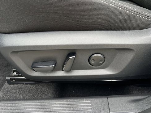 Certified 2024 Nissan Rogue SV image 22