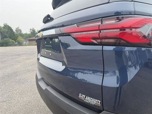 Used 2023 Chevrolet Traverse LS w/ Safety Package AWD/4WD image 18