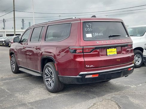 New 2024 Jeep Wagoneer L 4WD w/ Premium Group I image 4