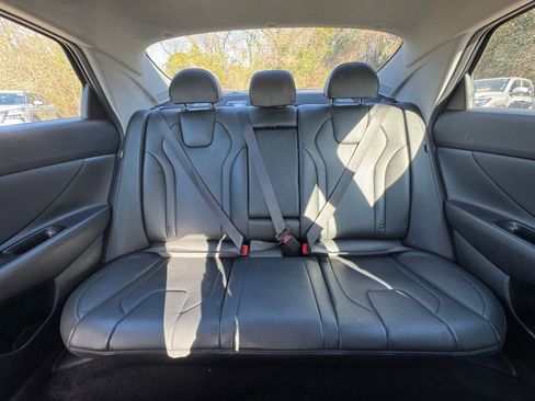 Used 2025 Hyundai Elantra Limited image 35