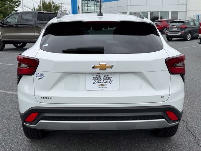 Certified 2025 Chevrolet Trax LT FWD image 11