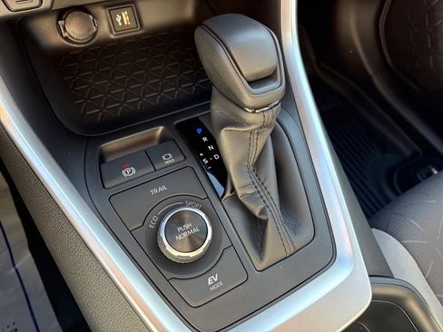New 2025 Toyota RAV4 XLE image 18