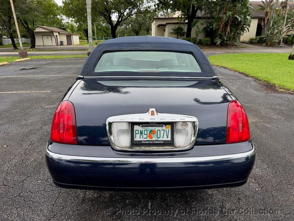 Used 1999 Lincoln Town Car Signature RWD image 6