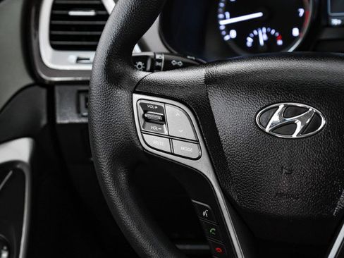 Used 2018 Hyundai Santa Fe SE image 14