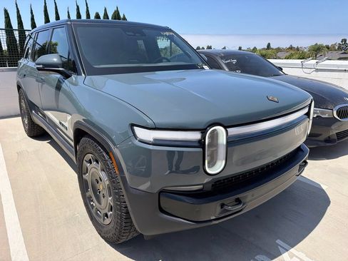 Used 2026 Rivian R1S Premium AWD/4WD image 3