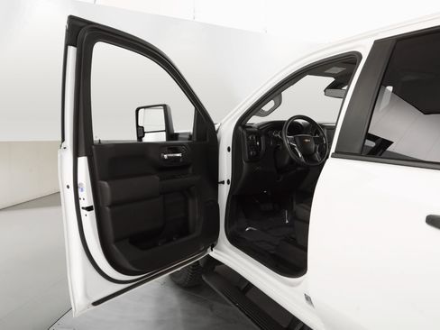 Used 2022 Chevrolet Silverado 2500 Custom w/ Gooseneck/5TH Wheel Package image 11