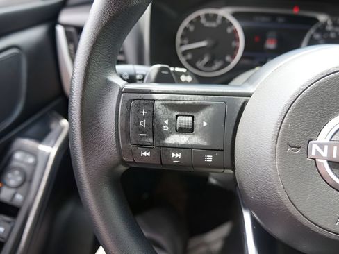 Used 2024 Nissan Rogue SV FWD image 22