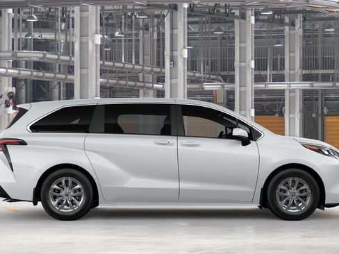 New 2026 Toyota Sienna LE FWD image 12