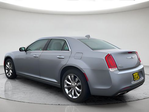 Used 2017 Chrysler 300 C AWD/4WD image 5