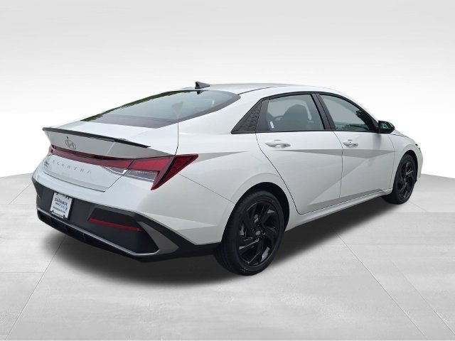 New 2026 Hyundai Elantra SEL Sport FWD image 5