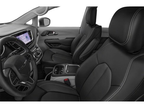 Used 2024 Chrysler Pacifica Touring-L image 9