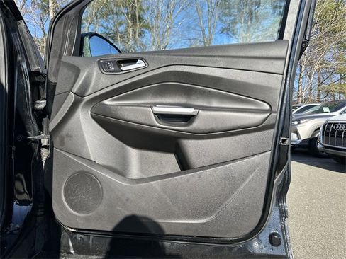 Used 2018 Ford Escape SE image 30