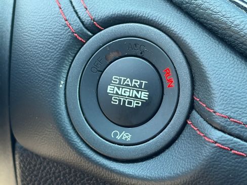 Used 2025 Dodge Durango GT AWD/4WD image 33