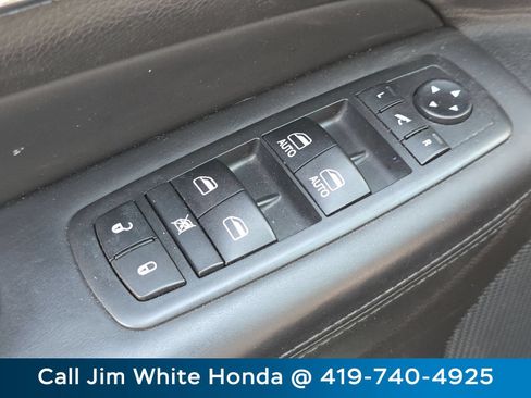 Used 2018 Jeep Grand Cherokee Overland AWD/4WD image 26