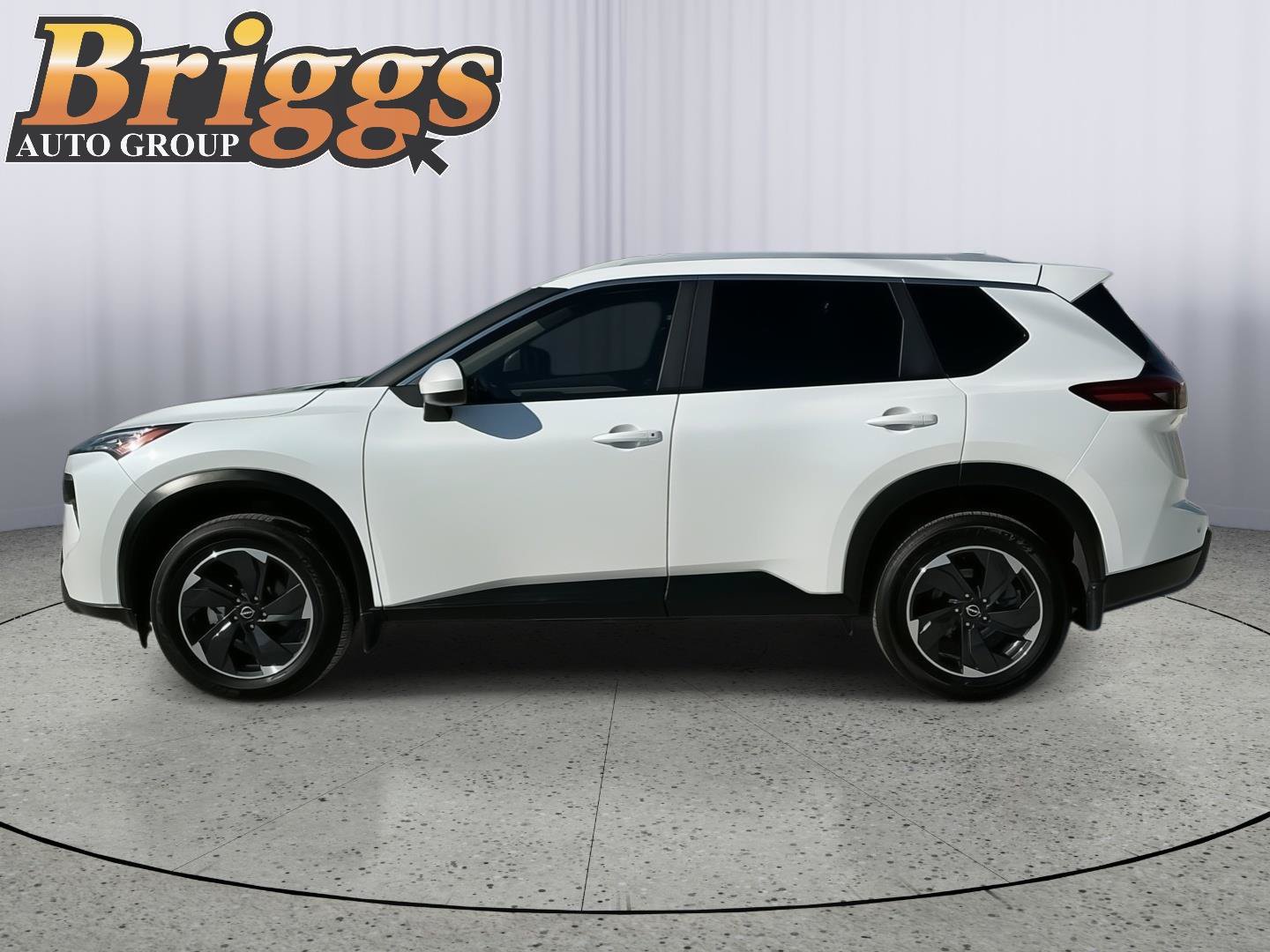 Used 2026 Nissan Rogue SV w/ SV Premium Package AWD/4WD image 2