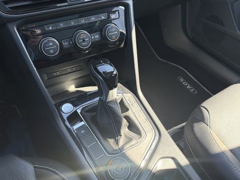 Used 2023 Volkswagen Taos SEL image 18