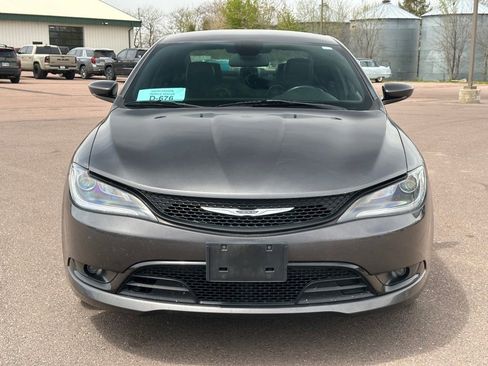 Used 2015 Chrysler 200 S FWD image 34