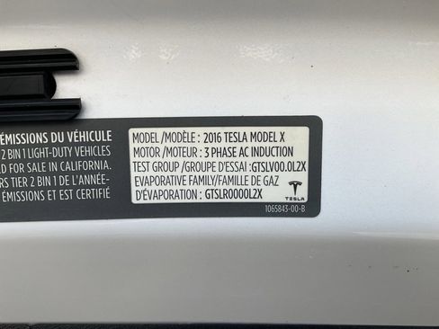 Used 2016 Tesla Model X 90D image 11