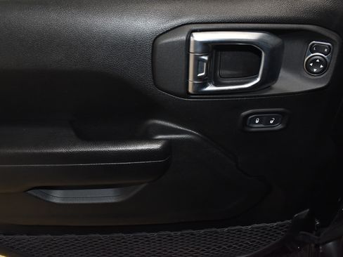 Used 2021 Jeep Wrangler Unlimited Rubicon w/ Uconnect 4C Nav & Sound Group AWD/4WD image 17