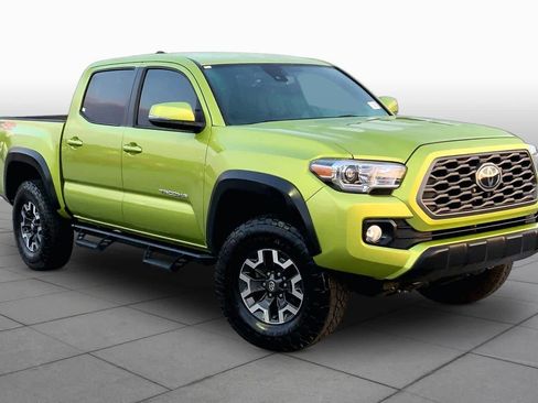 Used 2023 Toyota Tacoma TRD Off-Road w/ Advanced Technology Package AWD/4WD image 3