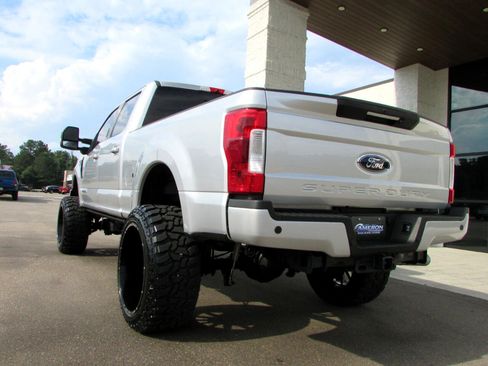 Used 2019 Ford F250 Lariat w/ Lariat Ultimate Package image 3