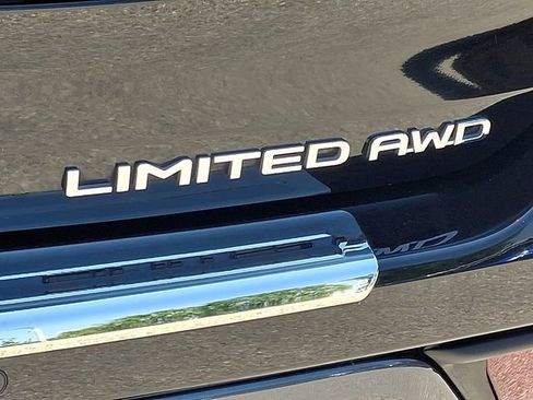 Used 2023 Toyota Highlander Limited AWD/4WD image 37