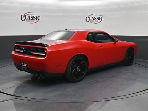 Used 2015 Dodge Challenger R/T image 7
