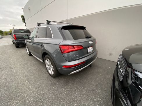 Used 2019 Audi Q5 2.0T Premium w/ Convenience Package AWD/4WD image 4