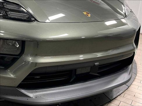 Used 2025 Porsche Macan 4 Electric image 33