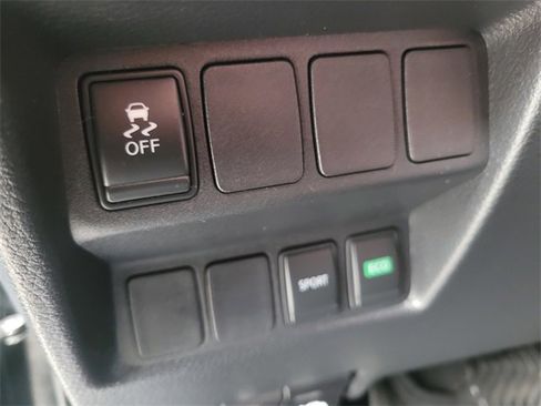 Used 2017 Nissan Rogue S image 19