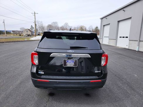 Used 2023 Ford Explorer XLT image 17