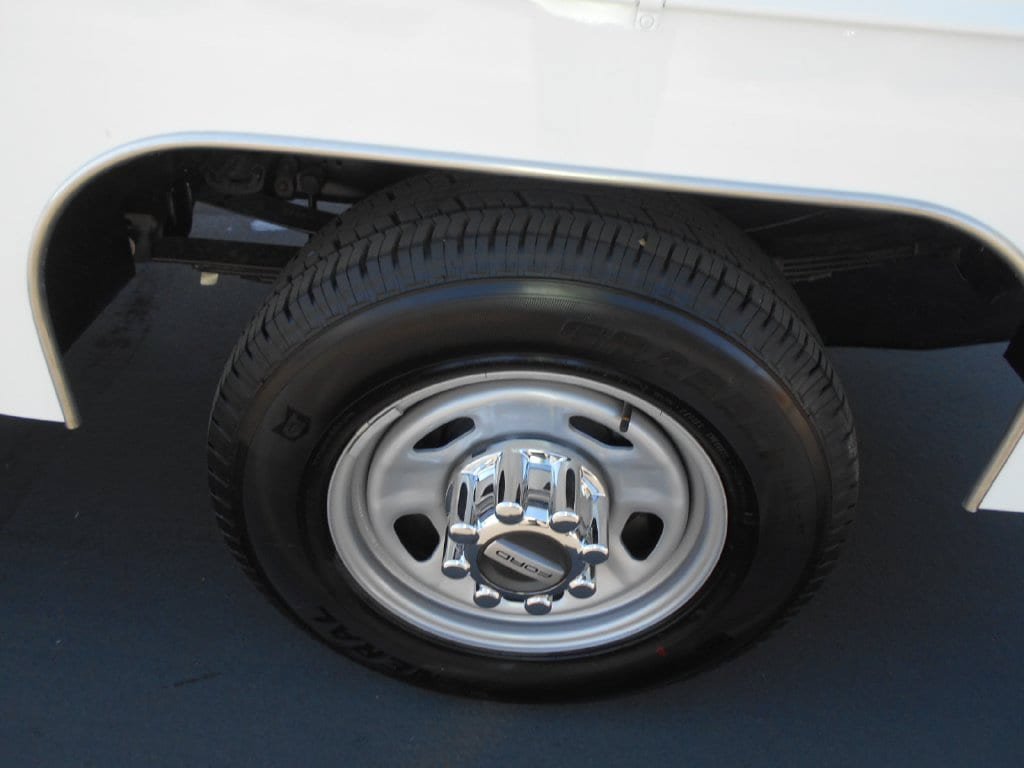 New 2025 Ford F350 XL w/ XL Chrome Package RWD image 5