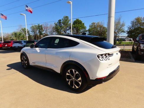 Used 2022 Ford Mustang Mach-E Premium image 15