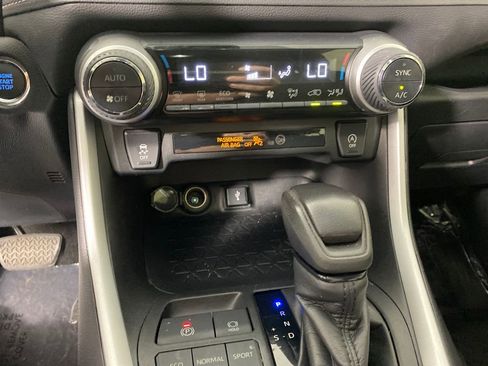 Certified 2021 Toyota RAV4 XLE image 21