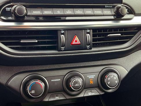 Used 2021 Kia Forte GT-Line image 31