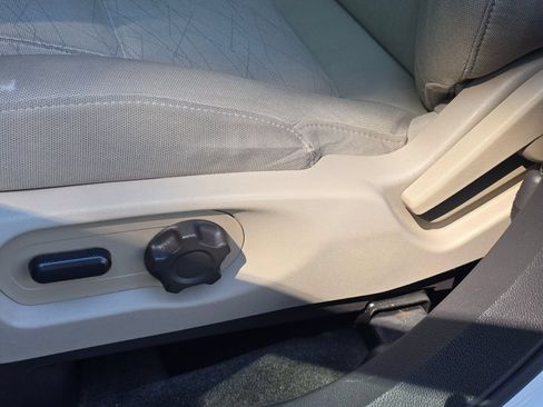 Used 2014 Ford Explorer FWD image 25