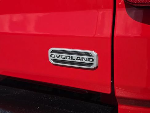 Used 2023 Jeep Gladiator Overland w/ Trailer Tow Package AWD/4WD image 16