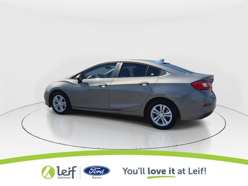 Used 2018 Chevrolet Cruze LT image 6