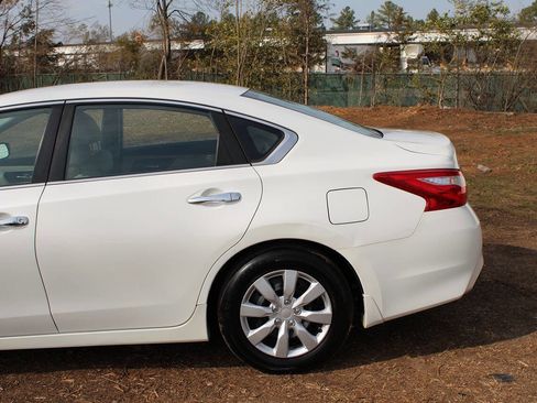 Used 2016 Nissan Altima 2.5 S w/ Power Driver Seat Package image 10