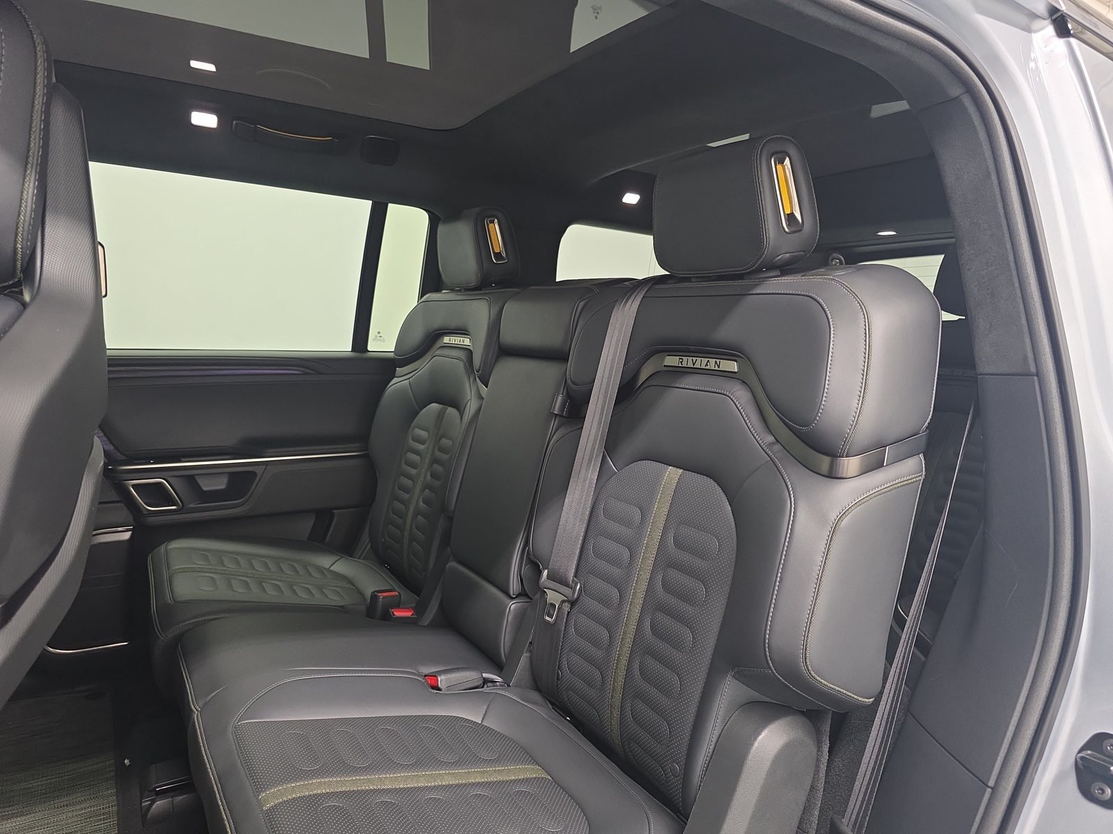 Used 2023 Rivian R1S Adventure Quad AWD/4WD image 21