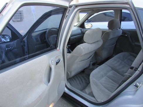 Used 2000 Saturn L-Series LS2 image 17